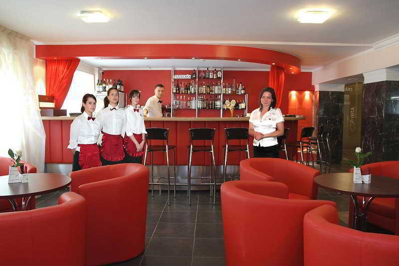 Tomo Free Parking Hotell