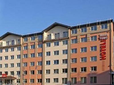 Tomo Free Parking Hotell